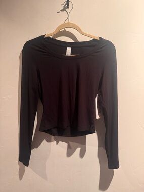 Marika Black Long-Sleeve Crop Top